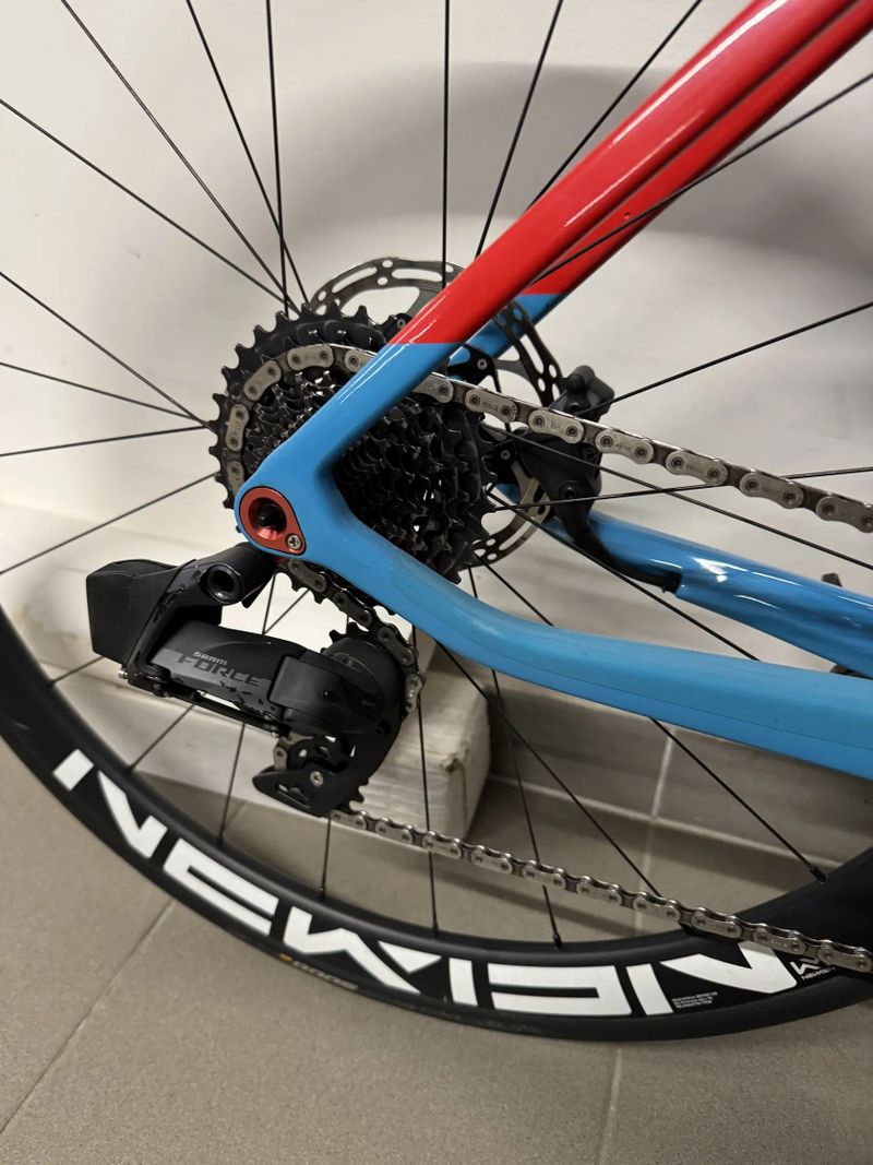 Cube Agree C:62 SLT - vel 56 - karbónové kola a elektrický SRAM Force AXS