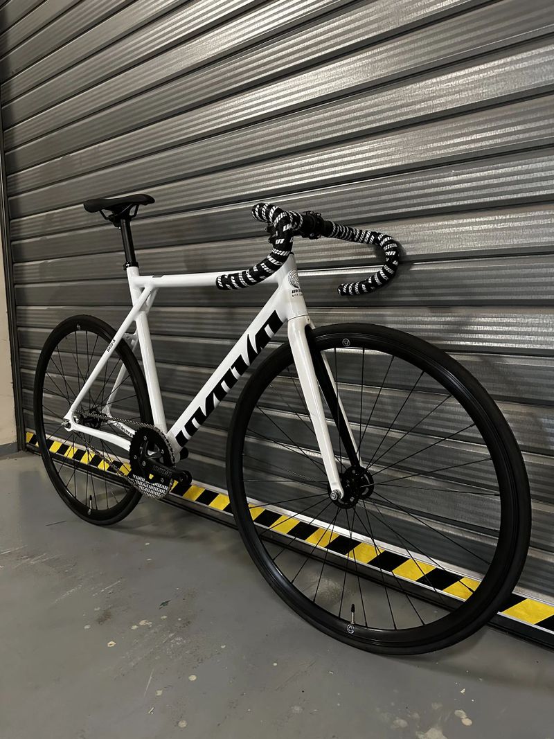 Unknown Bass-X - fixie / single speed kolo 🎨 Více barev a velikostí