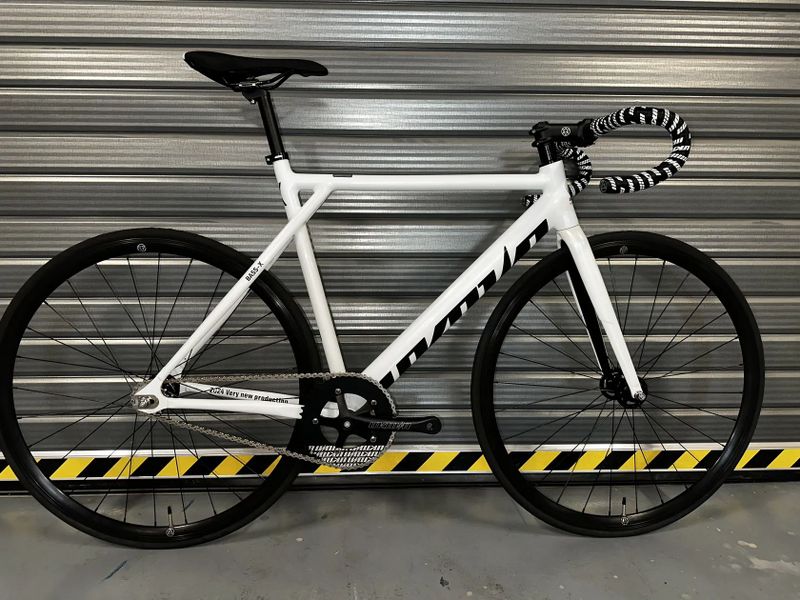 Unknown Bass-X - fixie / single speed kolo 🎨 Více barev a velikostí