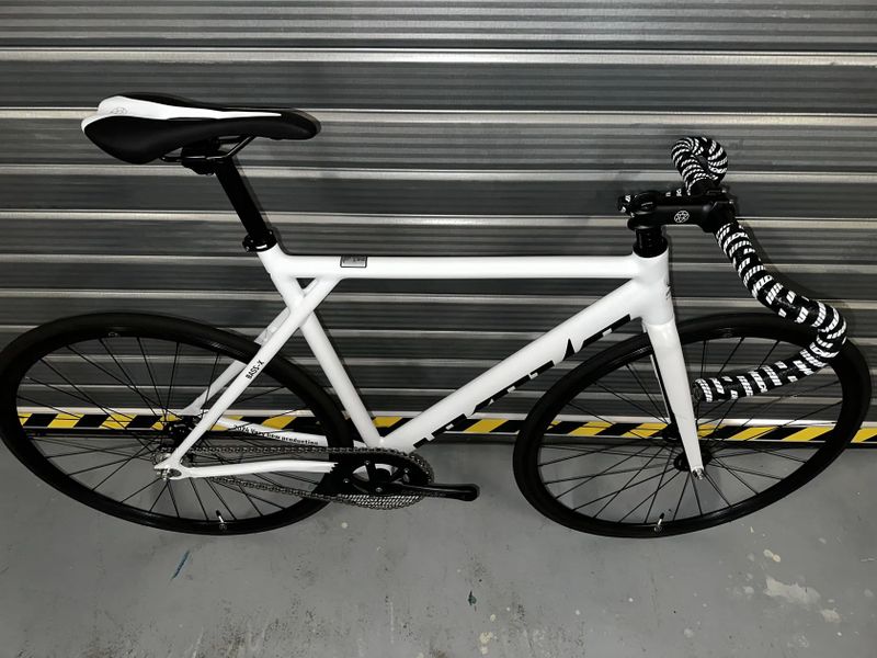 Unknown Bass-X - fixie / single speed kolo 🎨 Více barev a velikostí