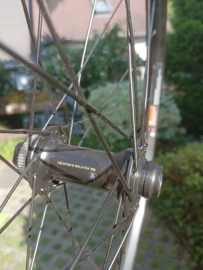 Zapletené přední enduro kolo, boost, ráfek WTB sti 30