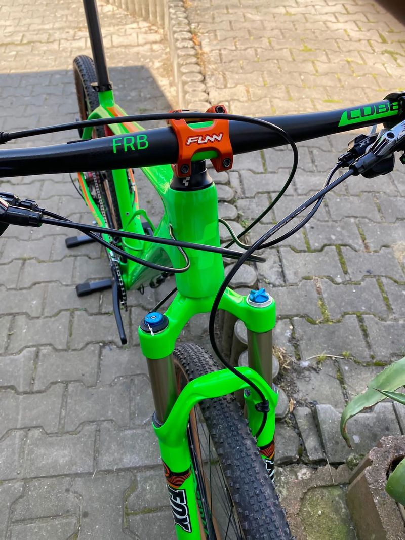 KARBONOVÉ HORSKÉ CUBE .,. SUPER STAV .,.JAKO NOVÉ