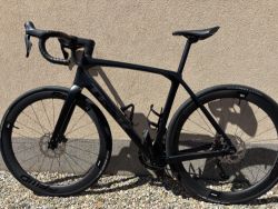 Trek Domane Gen 4, SL6 vel. 56 (+ karbonova kola FFWD)