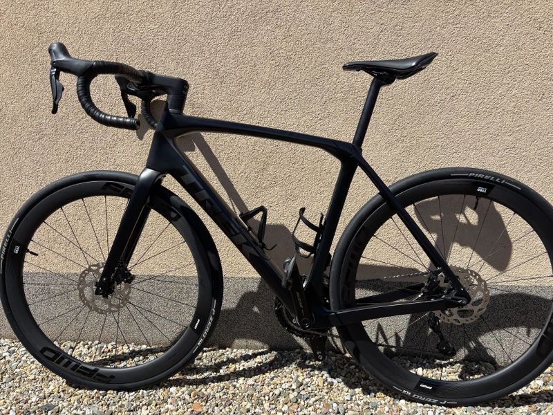 Trek Domane Gen 4, SL6 vel. 56 (+ karbonova kola FFWD)