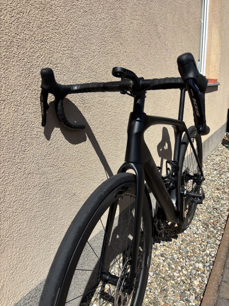 Trek Domane Gen 4, SL6 vel. 56 (+ karbonova kola FFWD)