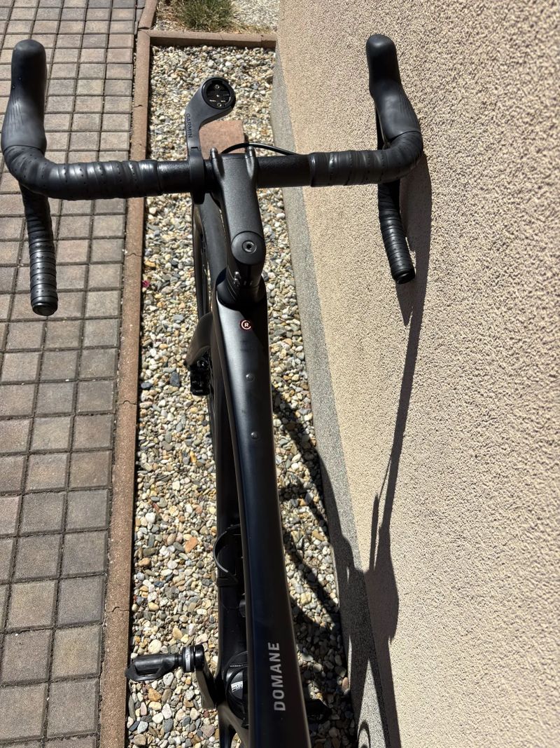 Trek Domane Gen 4, SL6 vel. 56 (+ karbonova kola FFWD)