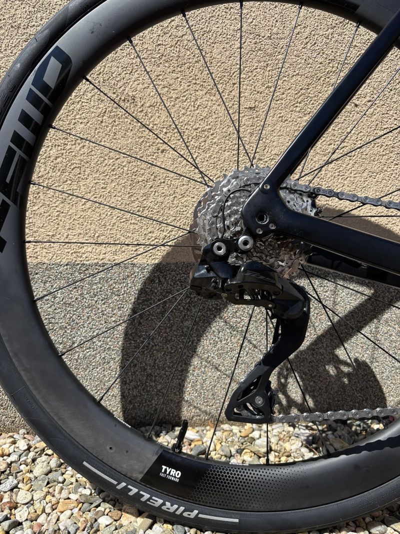 Trek Domane Gen 4, SL6 vel. 56 (+ karbonova kola FFWD)