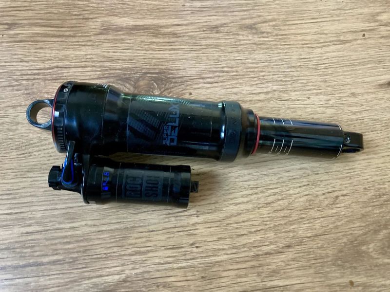 RockShox Super Deluxe Ultimate – rozměr 230×65