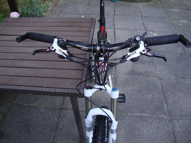 Kolo Scott Spark 20 MTB XC FS celokarbon super stav