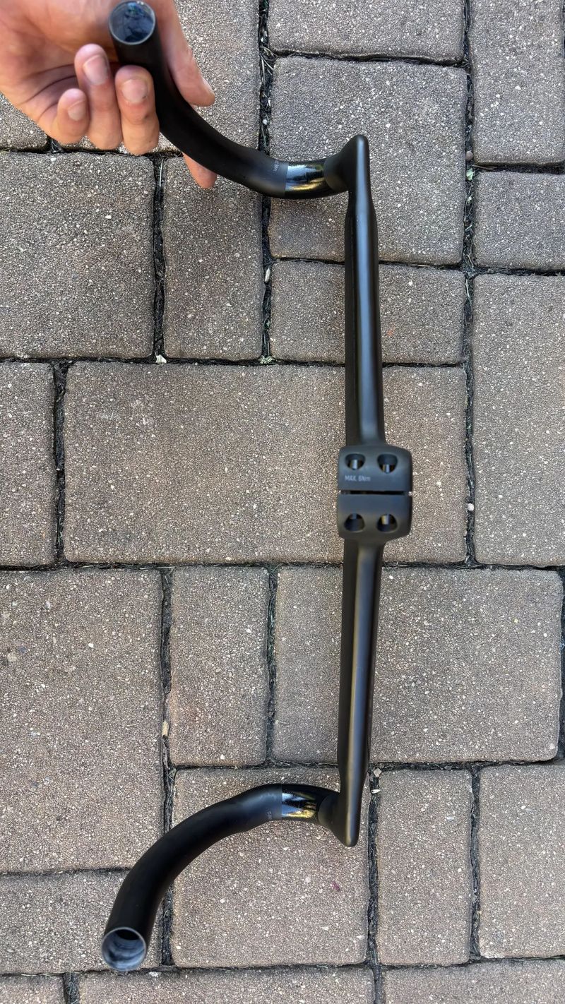 Silniční karbonový kokpit ONE - 70mm / 420mm