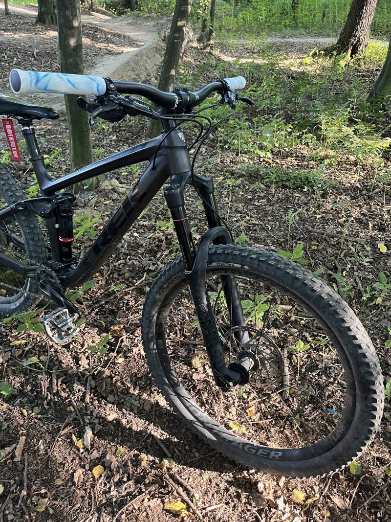 Dobrý den přidám kolo TREK REMEDY 8 zdvih 160mm a150mm více po telefonu při rychlém jednají cena do
