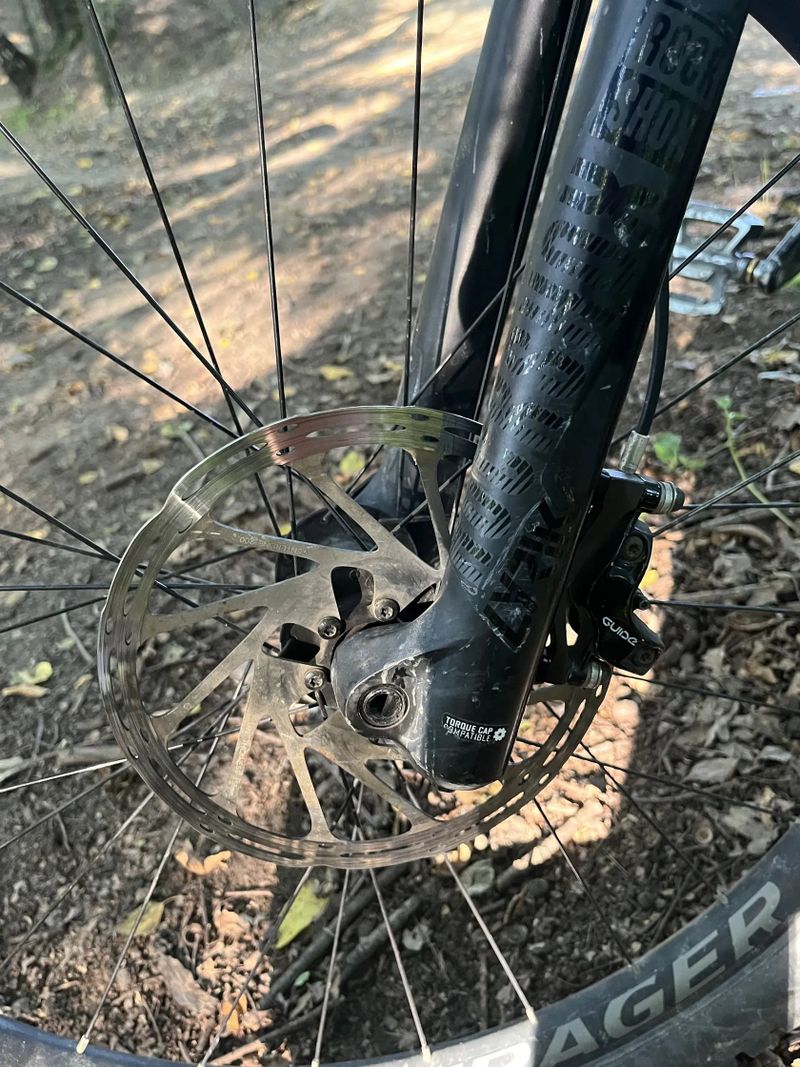 Dobrý den přidám kolo TREK REMEDY 8 zdvih 160mm a150mm více po telefonu při rychlém jednají cena do