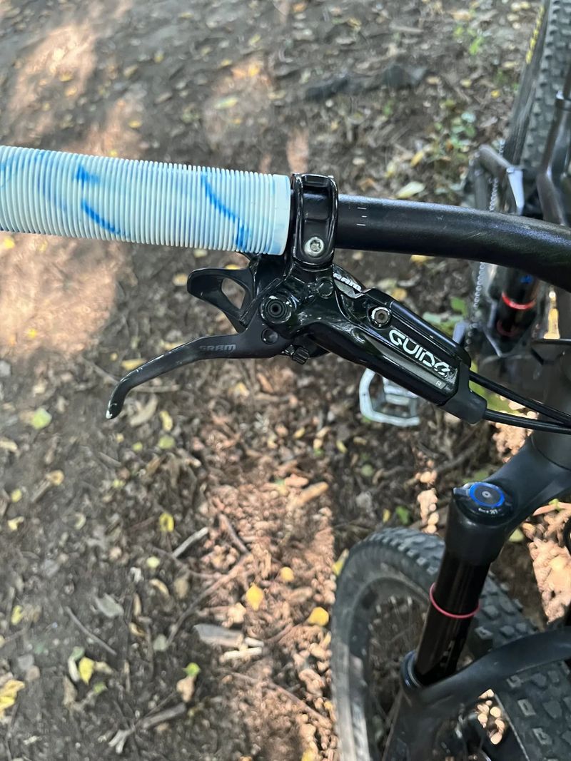 Dobrý den přidám kolo TREK REMEDY 8 zdvih 160mm a150mm více po telefonu při rychlém jednají cena do