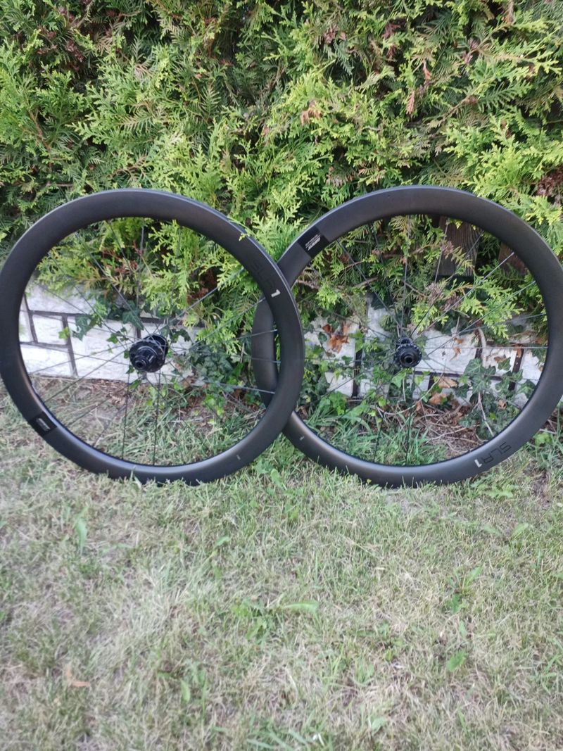 Prodám zapletené kola Giant SLR1 