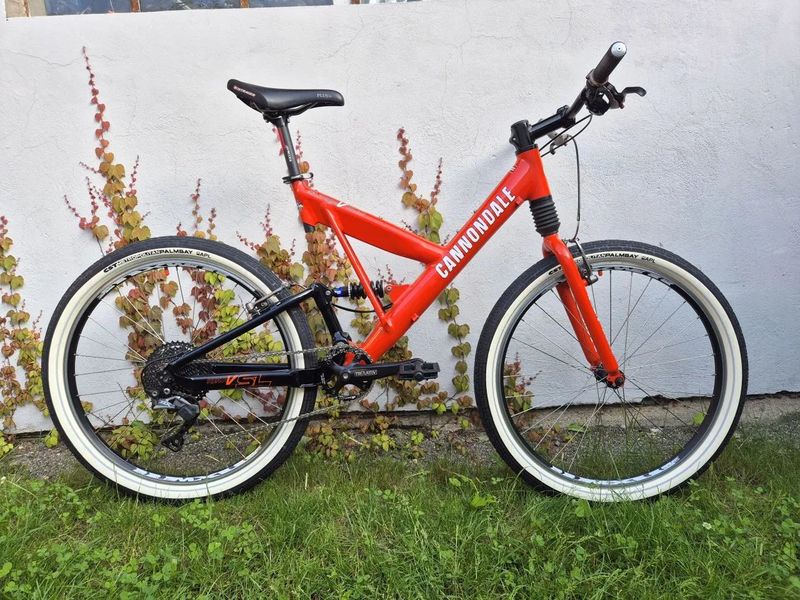 Cannondale Super-V café racer