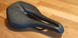 Sedlo Specialized Power Comp 143 mm