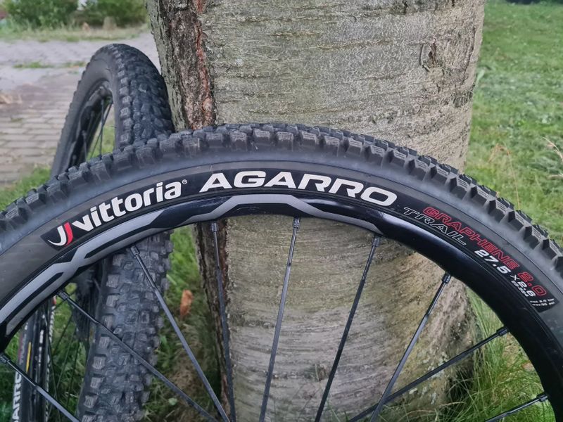 Vittoria Agarro 2,6" a 2.4"