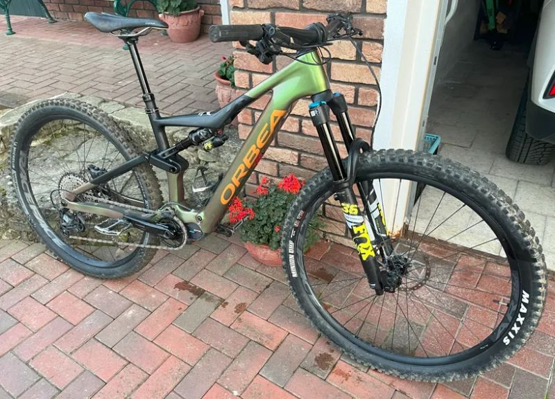 karbonovy full Orbea Rise M20 - velikost M
