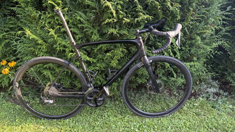 Silniční kolo Planet X – karbon, kola DT Swiss PRC 1400