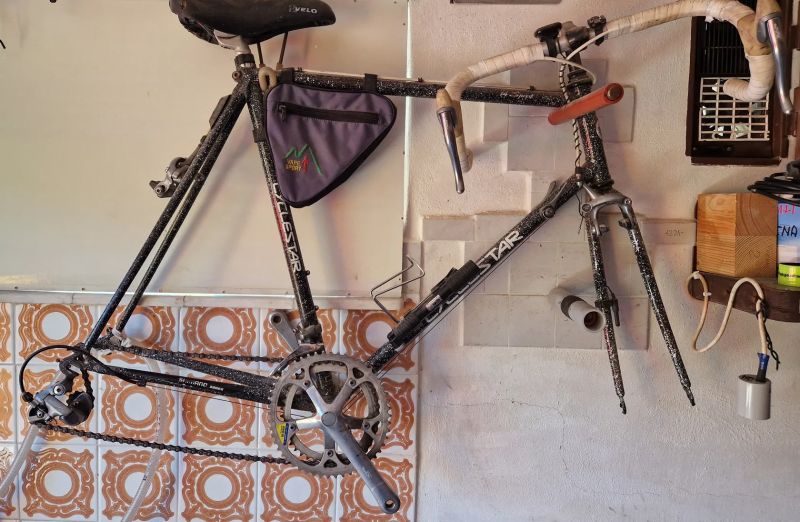 Stare silnicni kolo znacky CYCLESTAR (cca 15 let nepouzivane)
