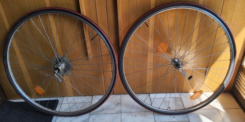 Stare silnicni kolo znacky CYCLESTAR (cca 15 let nepouzivane)