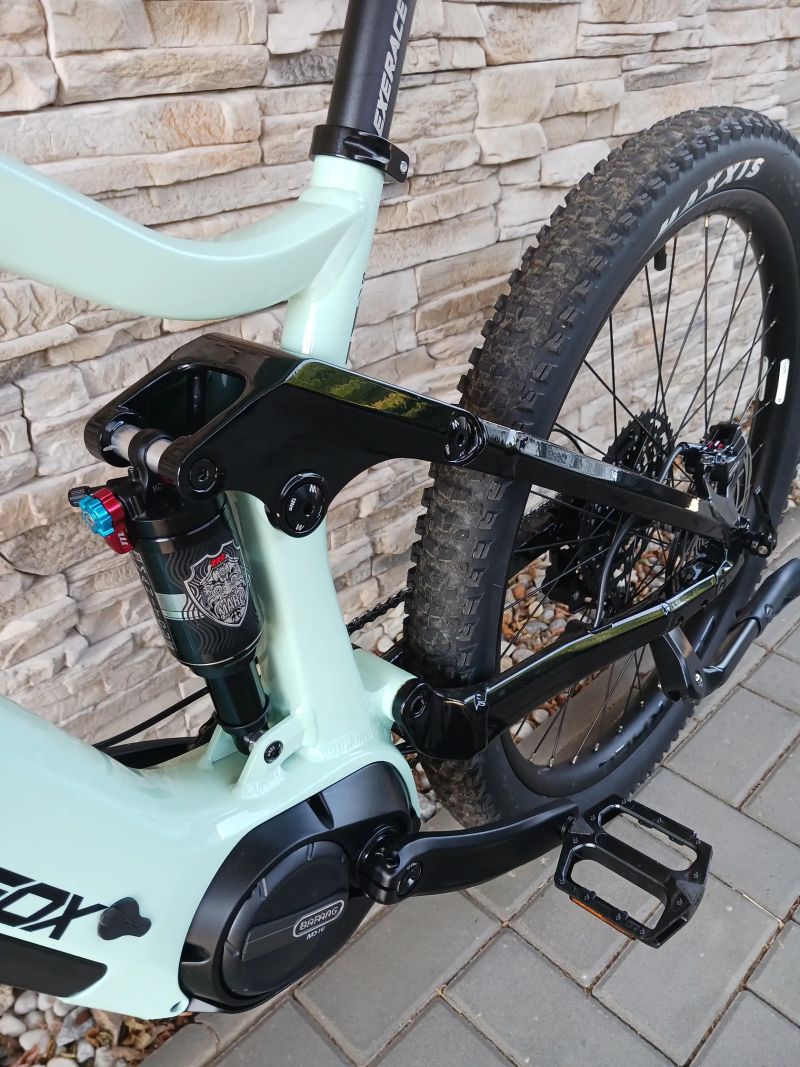LEADER FOX ACRON S 16´´- NOVÉ