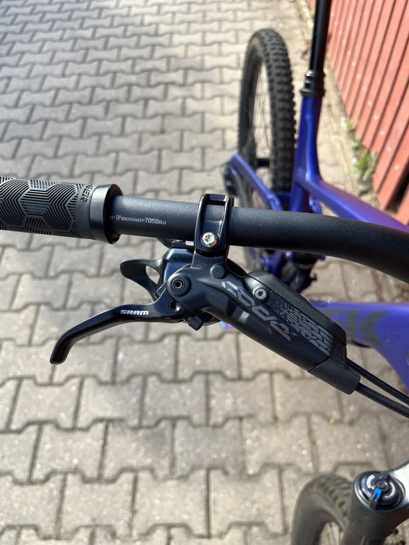 Trek Slash 8