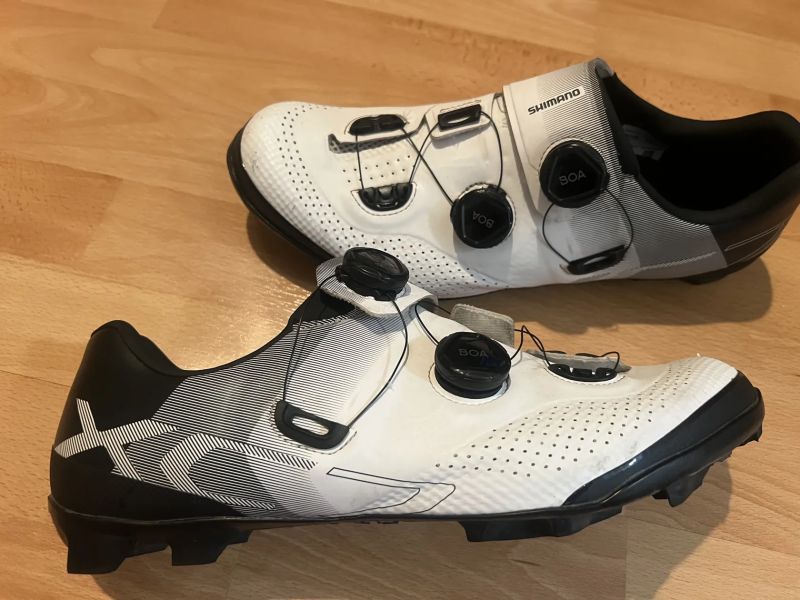 Tretry shimano XC7