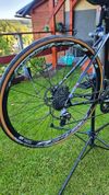 FOCUS Cayo Disc Ultegra 2017 karbon / červená / bílá