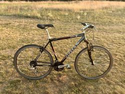 Trekové kolo Kellys AXIS CRX Cross – perfektní stav, po kompletním servisu