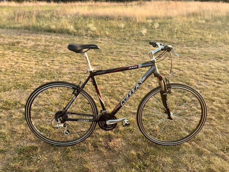 Trekové kolo Kellys AXIS CRX Cross – perfektní stav, po kompletním servisu