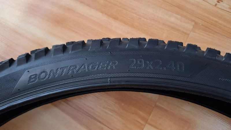 Pláště Bontrager XR4 29x2.4