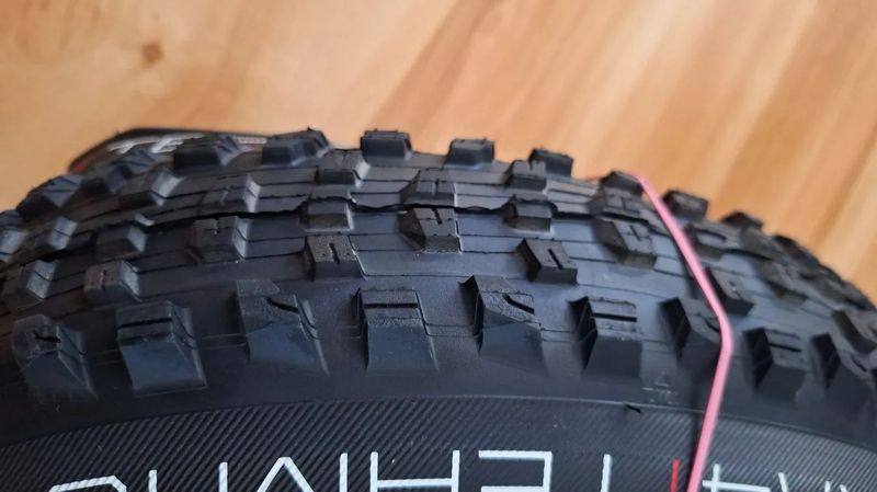 Pláště Bontrager XR4 29x2.4