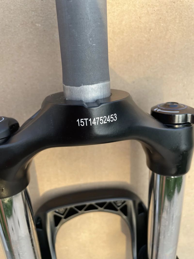 NOVÁ - RockShox Judy 27.5