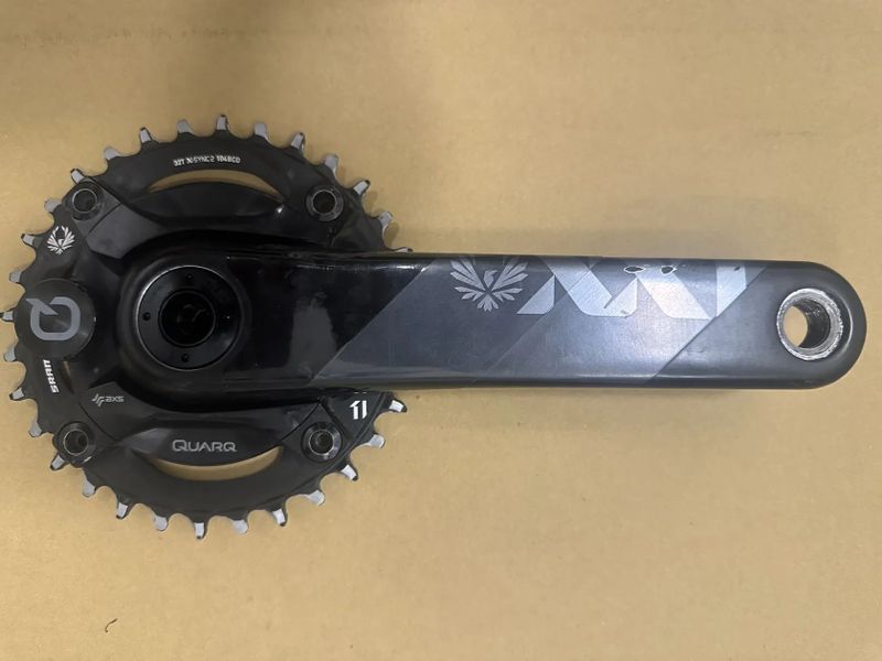 SRAM XX1 Eagle AXS – přehazovačka, kazeta 10–52, kliky 175 mm + převodník 32T s wattmetrem.