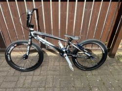 Prodám závodní Bmx kolo Chase 