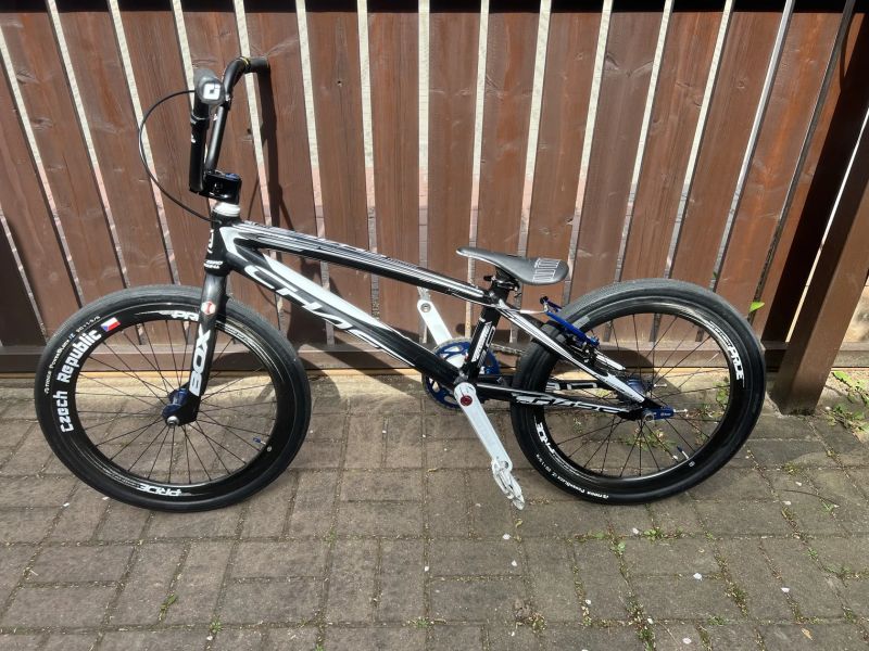 Prodám závodní Bmx kolo Chase 