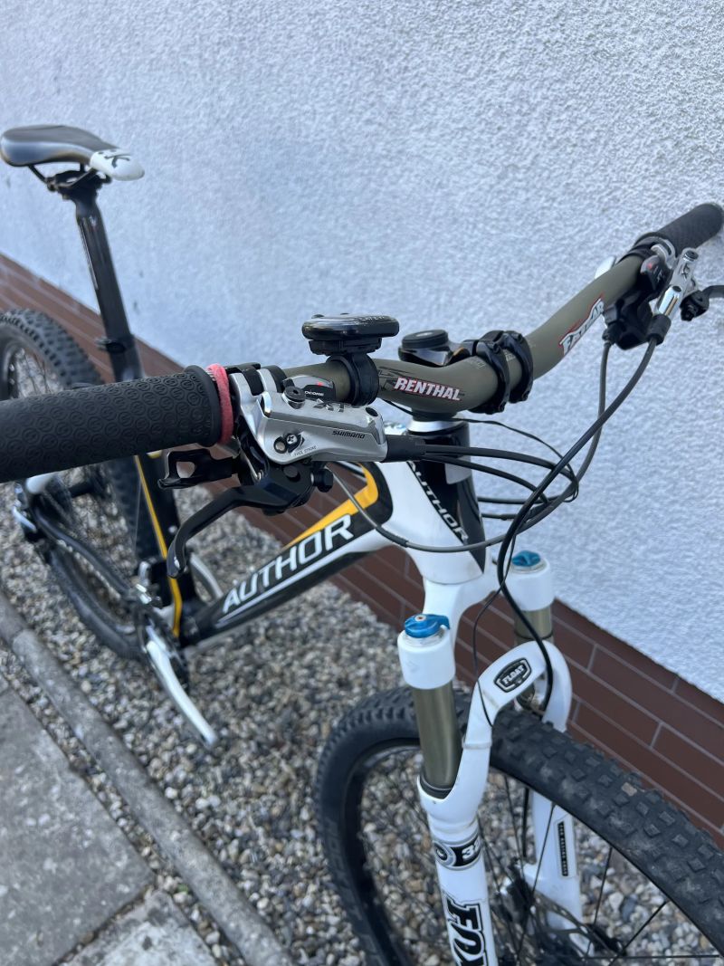 Author Sector carbon 26" M