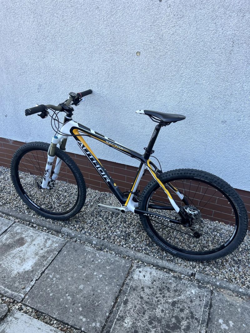 Author Sector carbon 26" M