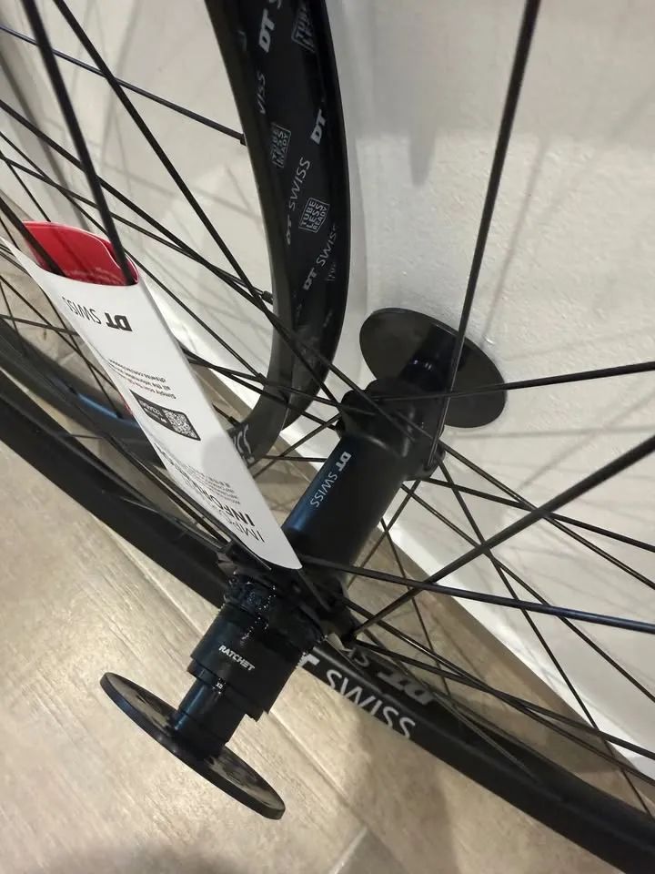DT Swiss XM1700 w/ DT Swiss 350 hub & 36t Star Ratchet 30mm - 29"