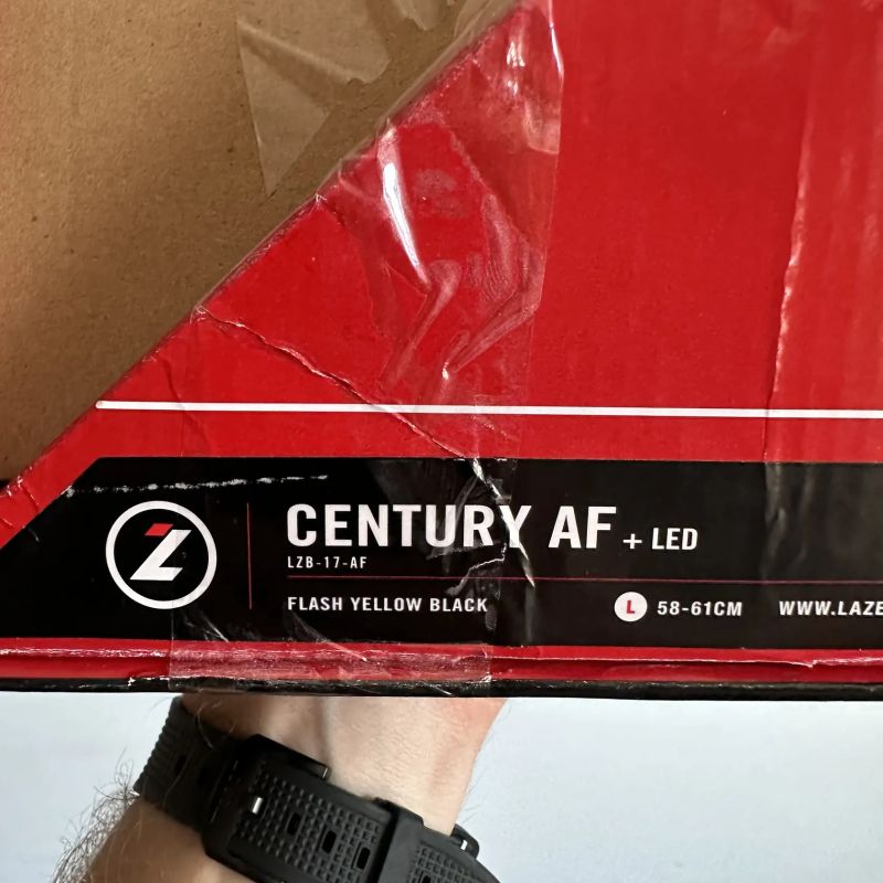 Cyklistická helma Lazer Century Mips + LED vel. L