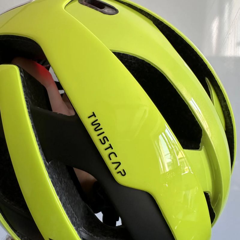 Cyklistická helma Lazer Century Mips + LED vel. L