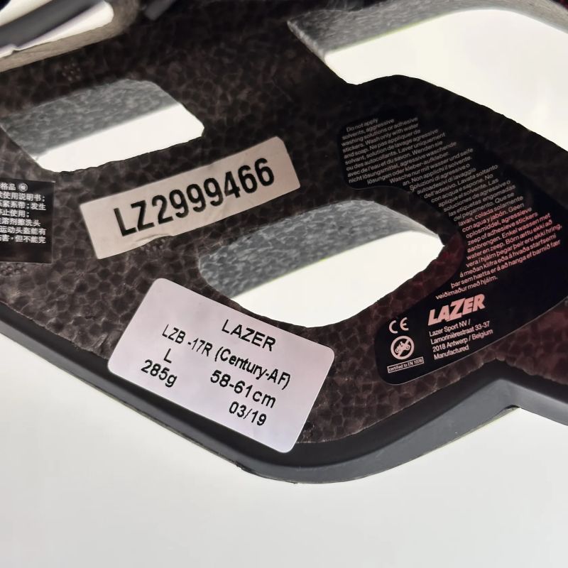 Cyklistická helma Lazer Century Mips + LED vel. L