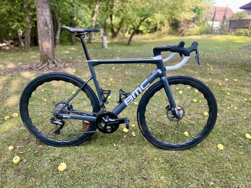 BMC Teammachine SLR01 – lehkost, rychlost a univerzální použití