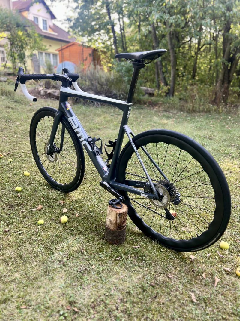 BMC Teammachine SLR01 – lehkost, rychlost a univerzální použití