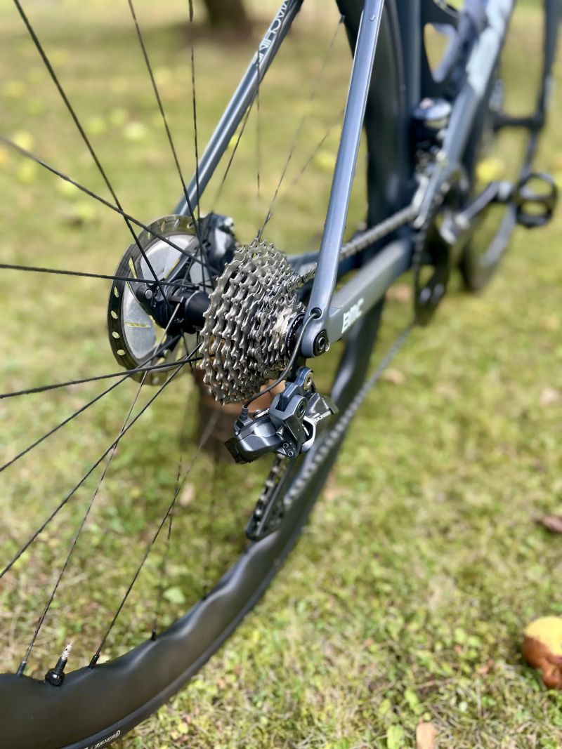 BMC Teammachine SLR01 – lehkost, rychlost a univerzální použití
