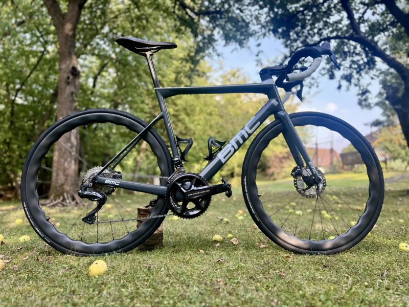 BMC Teammachine SLR01 – lehkost, rychlost a univerzální použití