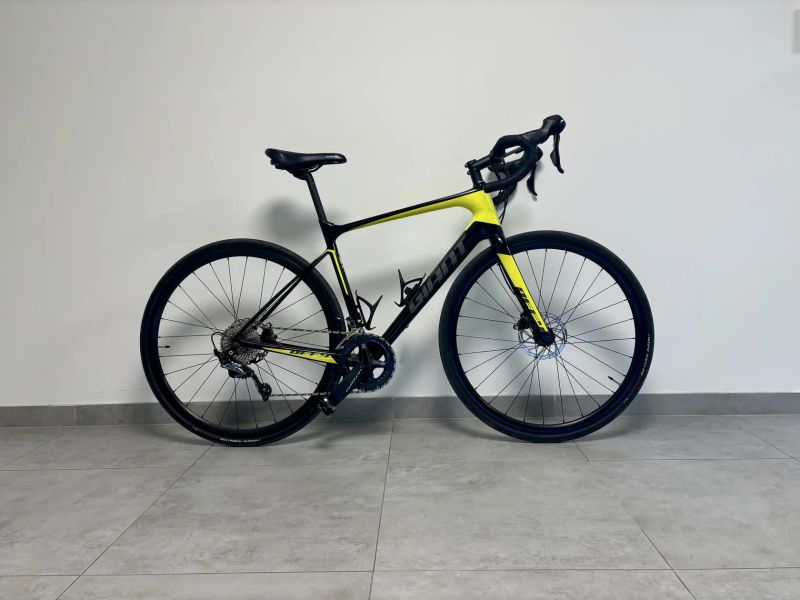 Silnicni kolo Giant Defy Advanced