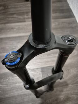 RockShox YARI DebonAir 170mm 29"