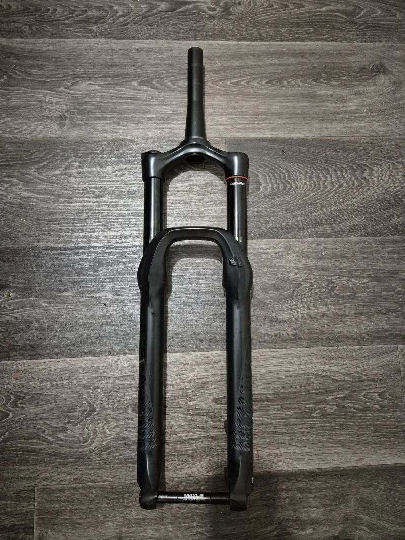 RockShox YARI DebonAir 170mm 29"